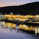 Port Bay View, Porto Coufo דירה