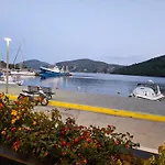 Port Bay View, Porto Coufo